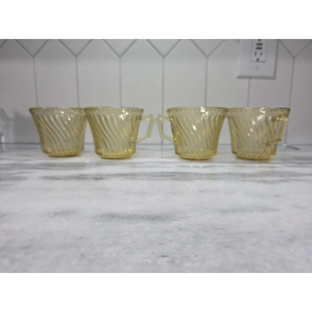 Federal Glass Diana Amber Yellow Coffee Cups, Set of 4, Vtg Twisted Optic Glass‎